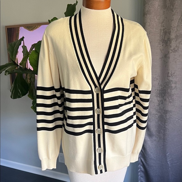 Evereve Sweaters - Evereve Cream and Black Knit Cardigan